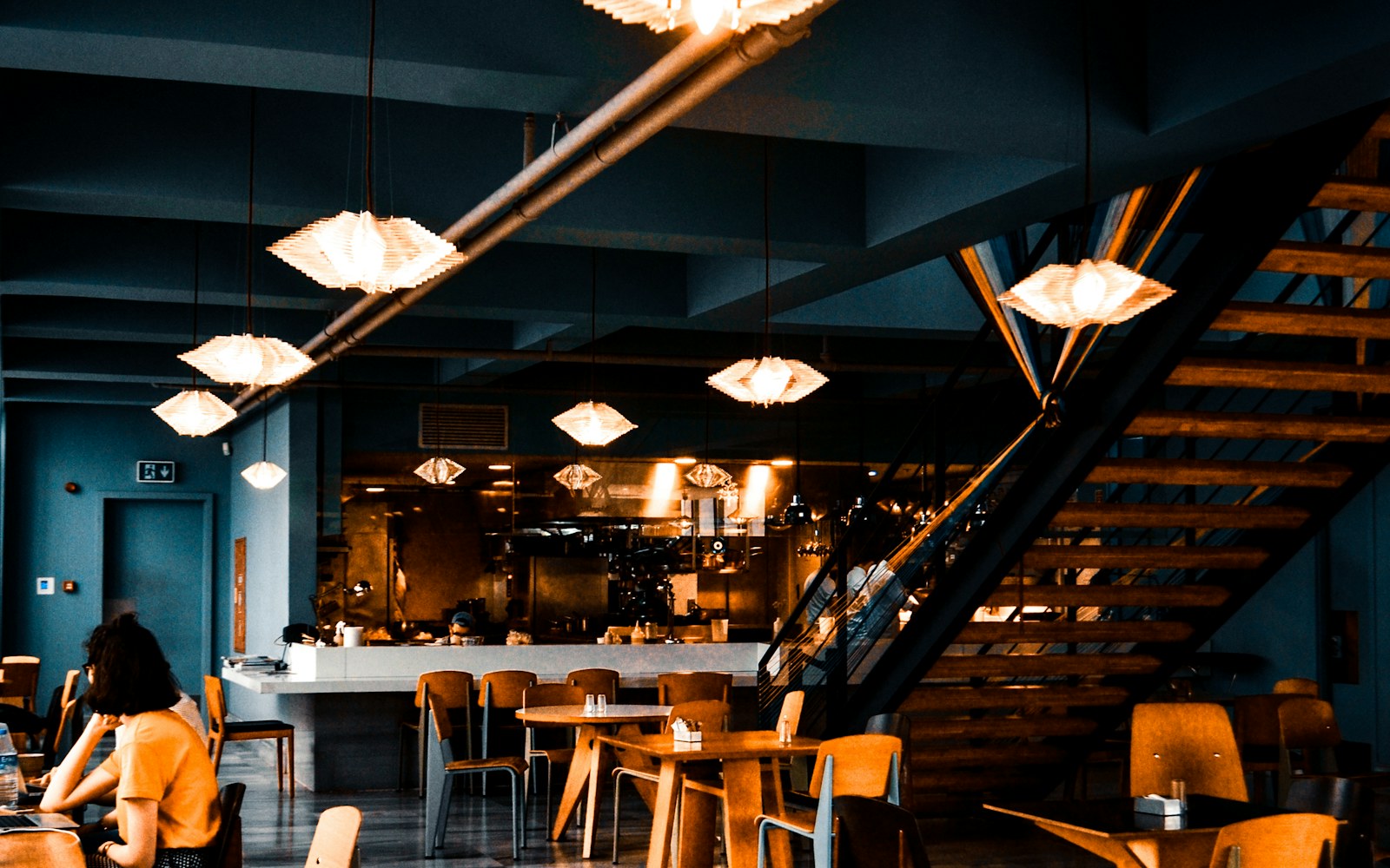 brasserie enteriőr és tálalás – egyedi stock fotó 4